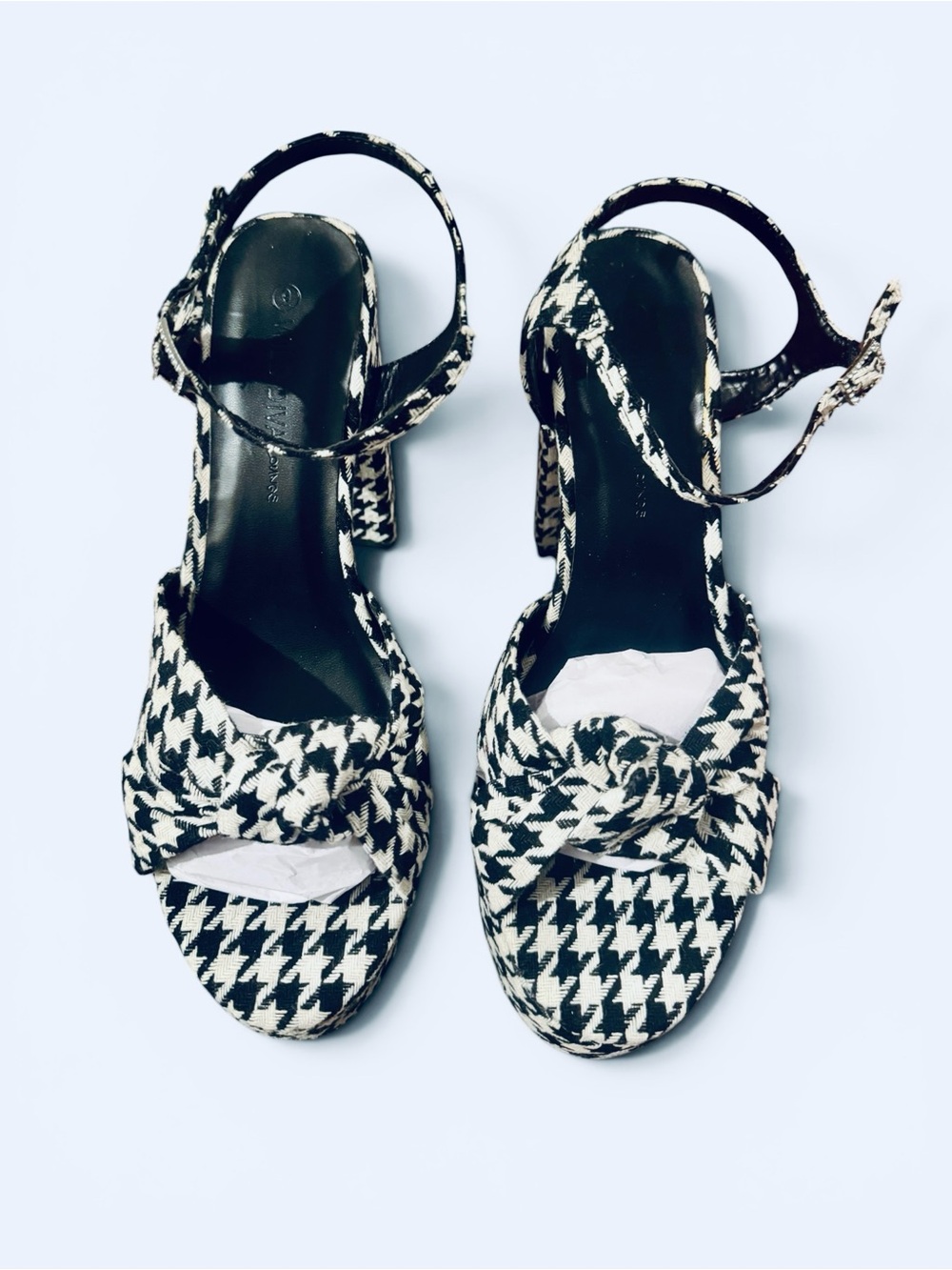 Wild Diva Geneva Houndstooth Platform Heels - Picture 3 of 8
